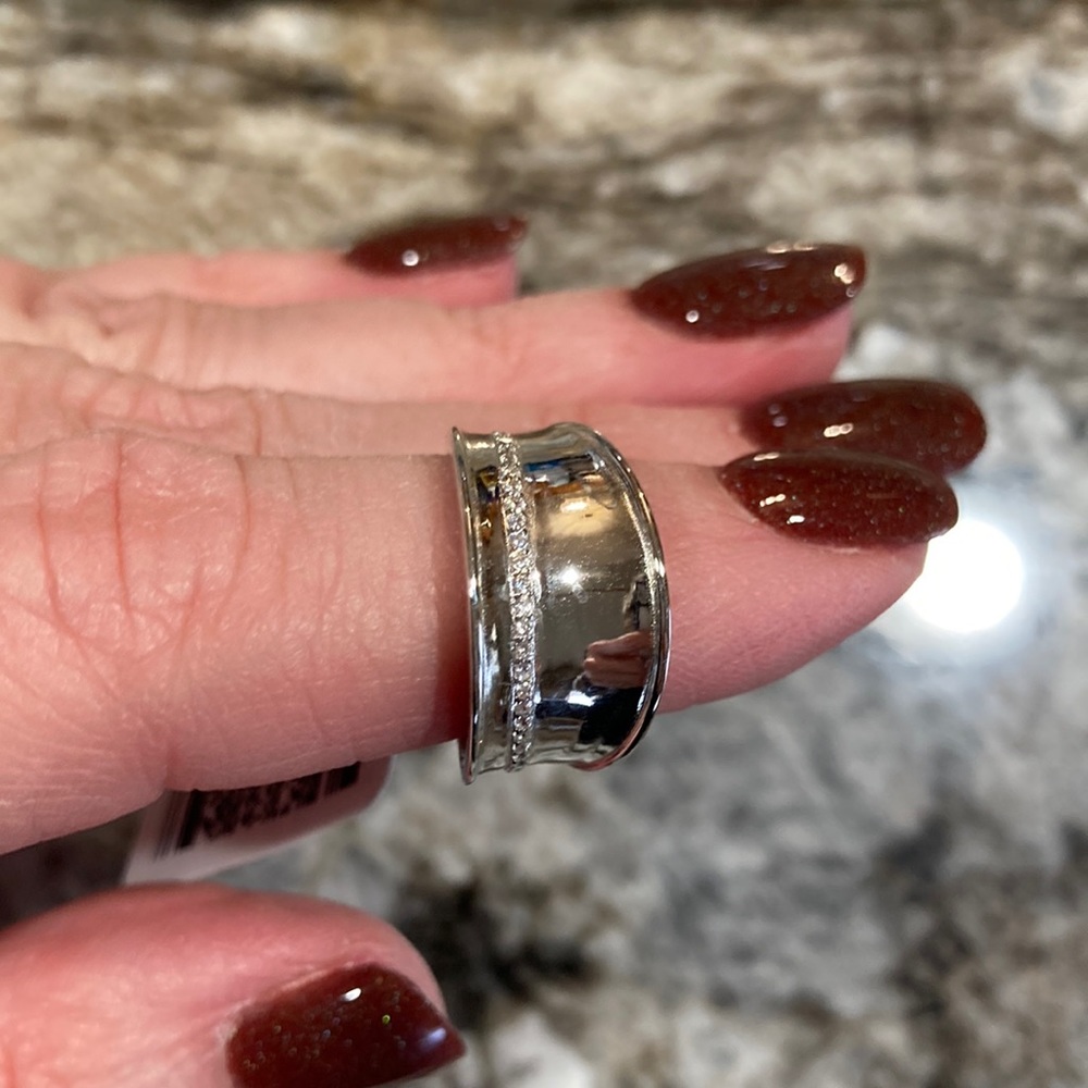 Beautiful Bella Luce ring.